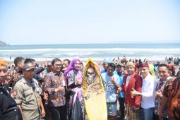 Puger Etnik Karnaval lestarikan budaya lokal