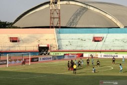 Babak pertama, Persipura ungguli Persela 1-0