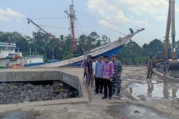 Pemkab Bangka Tengah lakukan keruk alur Pelabuhan Sungaiselan