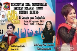 Warga Tanjungbalai diajak nonton bareng dan dukung Anisa KDI