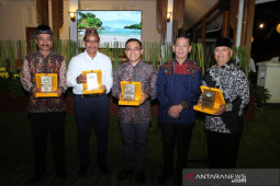 Bupati Anas berbagi pengalaman mengembangkan Banyuwangi
