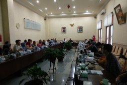 DPRD kumpulkan pegiat lingkungan bahas penanganan karhutla
