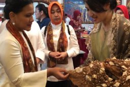 Kain khas Gambo asal Musi Banyuasin dikagumi Iriana Jokowi