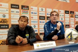 Omid mungkin akan main meski terluka akibat pelemparan bus Persib