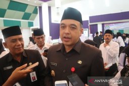 Pemkab Tangerang salurkan 1,54 juta liter air  bagi warga terdampak kemarau