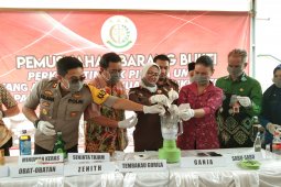 Kejari musnahkan narkotika hingga minuman keras