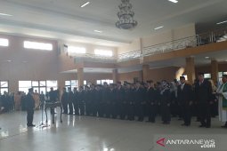 Tingkatkan kinerja, Bupati Belitung lantik 104 pejabat