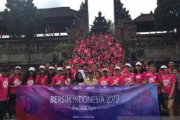 BI Bali gandeng mantan Miss Universe  "bersih-bersih" sampah plastik di Karangasem