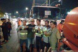 Gubernur Kalsel kirimkan  bantuan tanggulangi kebakaran hutan di Kalteng