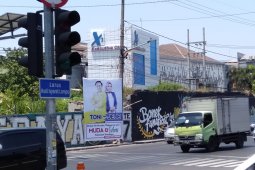 Baliho dukungan Toni-Jeje bertebaran di Surabaya