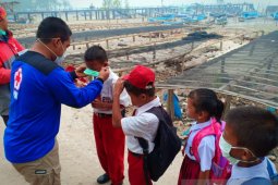 PMI Provinsi Babel bagikan ribuan masker ke sekolah di Tanjung Pura