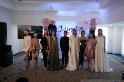 Desainer Indonesia pukau  New York Fashion Week dengan koleksi Il Fiore