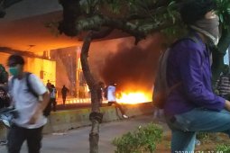 Demonstrasi mahasiswa bentrok dengan polisi di Tol Slipi, ini kesaksian korban