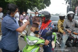 Jurnalis Aceh bagikan masker akibat kabut asap
