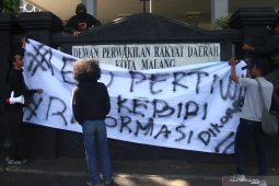 Unjuk rasa hari tani di Malang