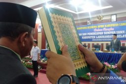 35 legislator Labusel dilantik, mahasiswa unjuk rasa