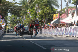Batmunkh Maral menangi etape pertama Internasional Tour de Banyuwangi Ijen (Video)