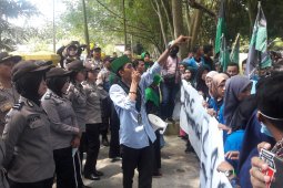 HMI Cabang Langkat sampaikan enam tuntutan ke DPRD
