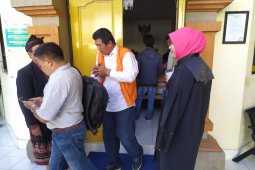 Seorang pramuwisata dituntut 10 tahun karena narkotika