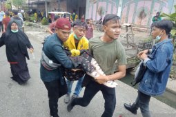 Murid SD dan mahasiswa di Aceh Barat sesak napas dan pingsan kena gas air mata