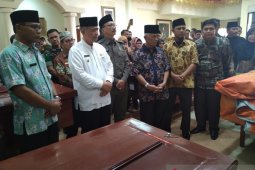 Wagub Sumbar bertahan di Bandara tunggu empat jenazah dari Wamena