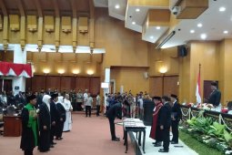 Pimpinan DPRD Surabaya 2019-2024 resmi dilantik