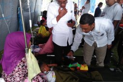 Pasien RSUD dr Umarela dirawat di tenda pengungsi