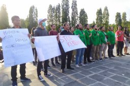 Forum Mahasiswa Bali gelar doa bersama untuk dua mahasiswa Kendari
