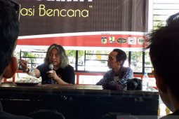 Direktur GFJ ANTARA bekali fotografer Palu memotret lokasi bencana