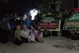Sampaikan duka cita, Kapolres Jombang kirim karangan bunga ke IMM dan PMII