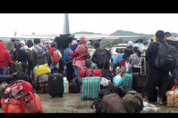 Warga meninggalkan Wamena
