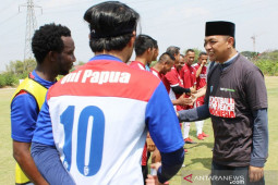 Uni Papua FC serukan perdamaian di Surabaya