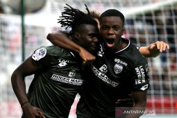 Dijon raih kemenangan pertama, hampir semua laga berakhir imbang