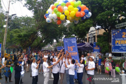 BFI Finance rayakan HUT ke-25 gelar carnaval di Banjarmasin