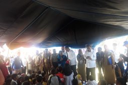 Mensos ajak pengungsi Ambon korban gempa kembali ke rumah