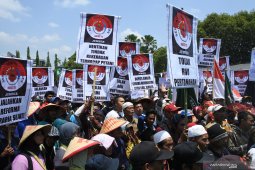 Unjuk rasa petani di Jember