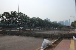 Polisi perketat pengamanan di depan gerbang DPR