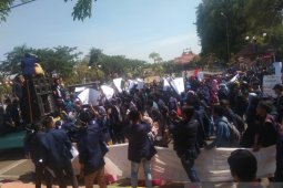 Mahasiswa Madura tuntut penguatan kelembagaan KPK