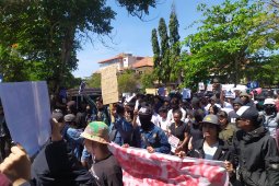 DPRD Bali terima massa "Bali Tidak Diam"