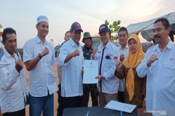 Gubernur tandatangani anggaran Pilkada Kalsel di Posko Karhutla