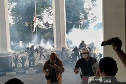 Aksi massa di gedung DPRD kembali ricuh