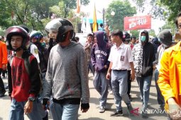 Pimpinan DPRD menyayangkan pelajar SMK ikut unjuk rasa dan kedapatan bawa senjata tajam