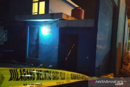 Diduga penyebab keracunan, petugas amankan tabung kaporit yang meledak