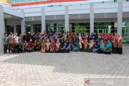 Hari batik nasional, pegawai Kemenag Aceh serentak pakai batik