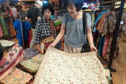 Hari Batik, sentra batik di Bali dikunjungi wisatawan asing (video)