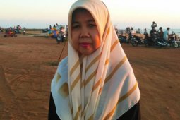 Hj Saidah, mendirikan yayasan pendidikan untuk pengabdian