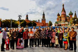 Hari Batik Nasional di Lapangan Merah Moskow