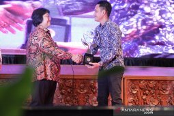 Desa Dataran Kempas  Tanjabbar raih penghargaan Program Kampung Iklim Utama 2019