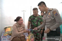 Ditlantas besuk keluarga TNI yang sakit songsong HUT TNI