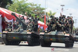 Pangdam Mulawarman pimpin potong 74 tumpeng di Balikpapan